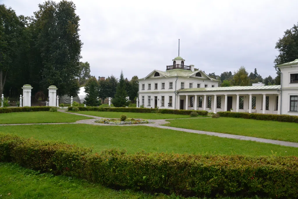 Классическая усадьба у пруда, фото 7