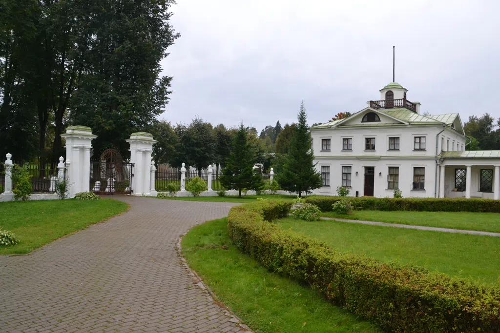 Классическая усадьба у пруда, фото 8