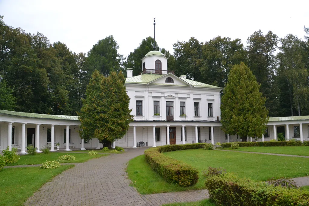 Классическая усадьба у пруда, фото 18
