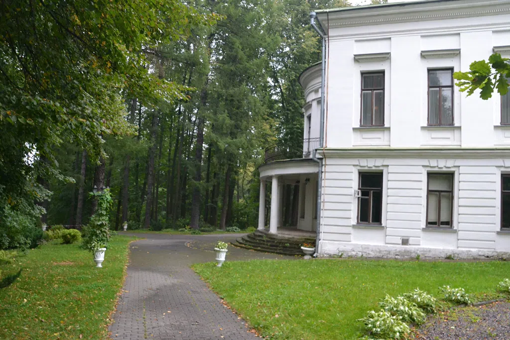 Классическая усадьба у пруда, фото 23