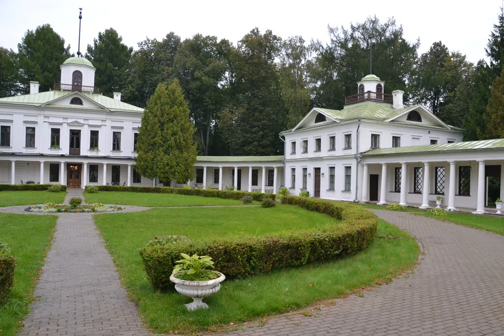 Классическая усадьба у пруда, фото 13