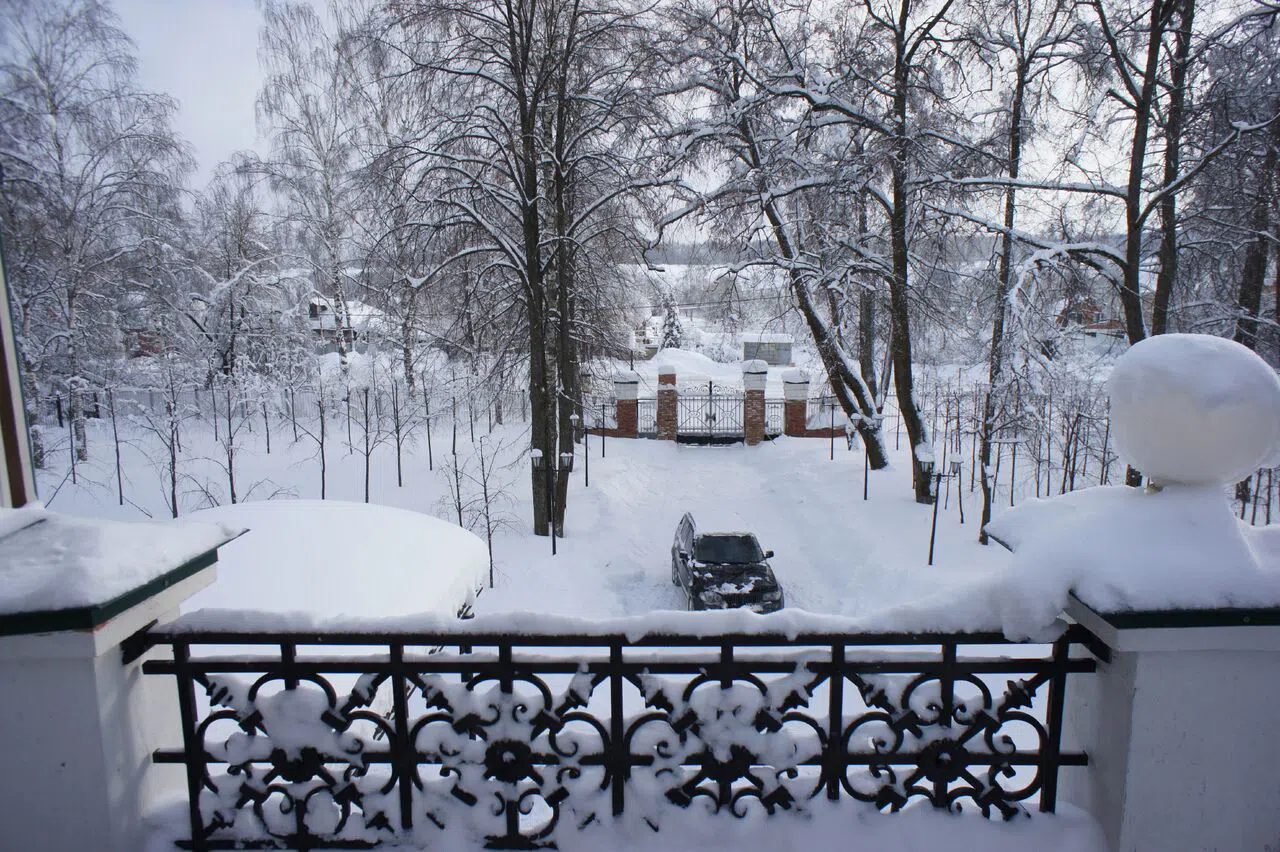 Парадный балкон у реки, фото 6