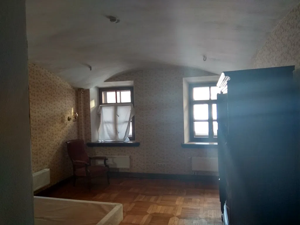 Парадный балкон у реки, фото 12