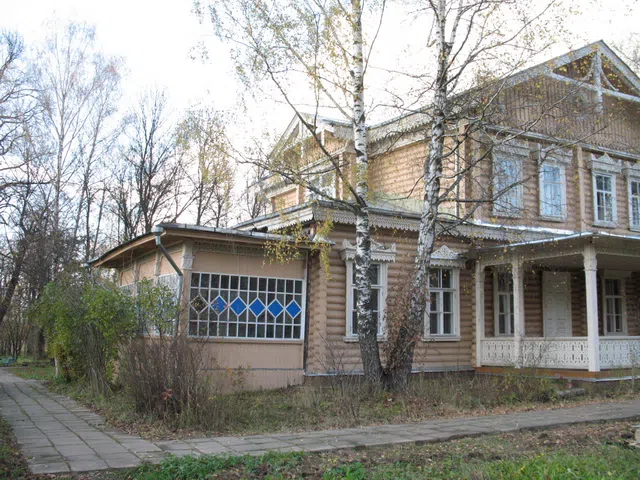 Деревянный терем с резным крыльцом, фото 1