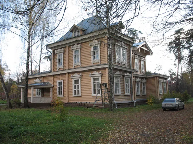 Деревянный терем с резным крыльцом, фото 7