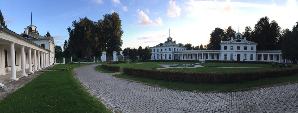 Белая усадьба-ротонда, фото 19