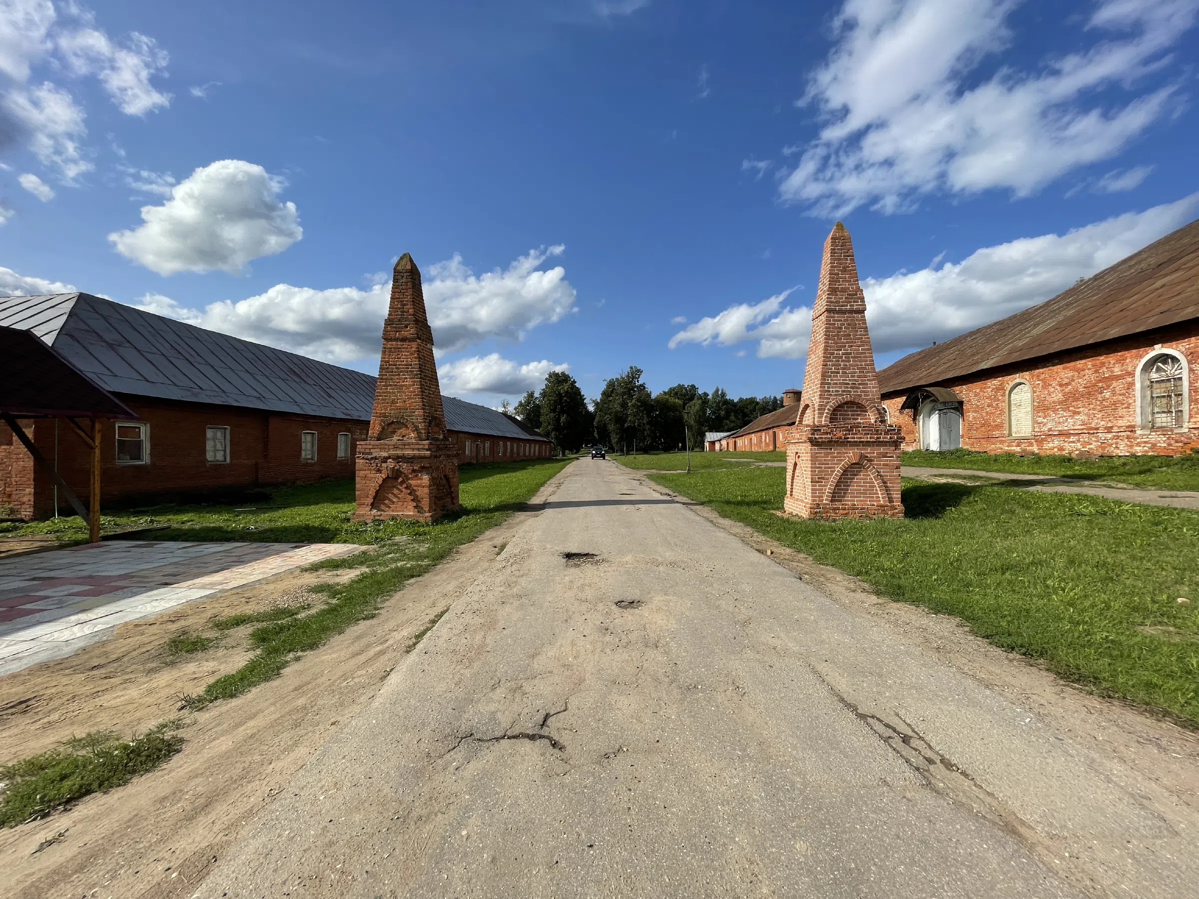 Ферма-усадьба с обелисками, фото 5