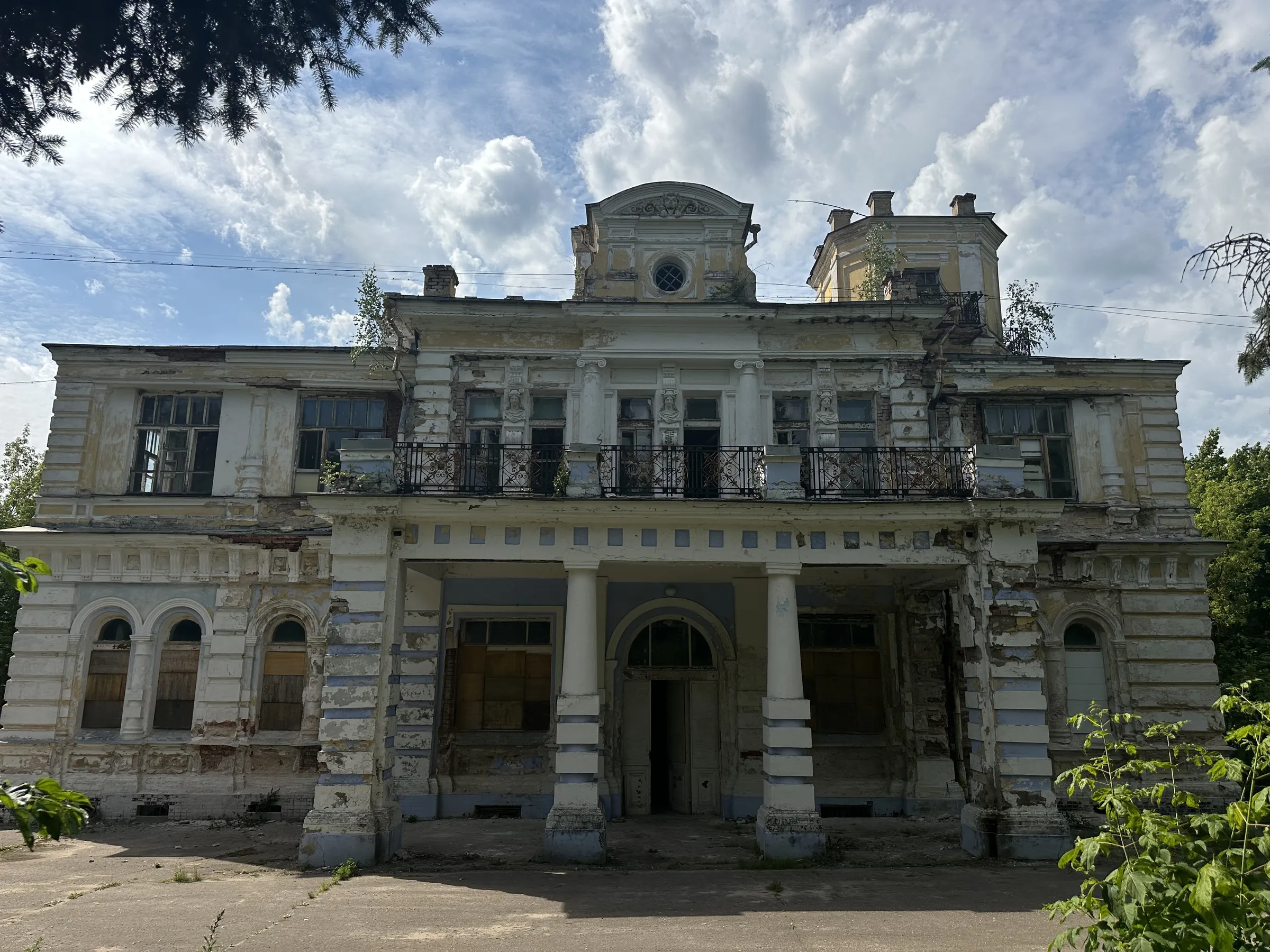 Заброшенная имперская усадьба, фото 2