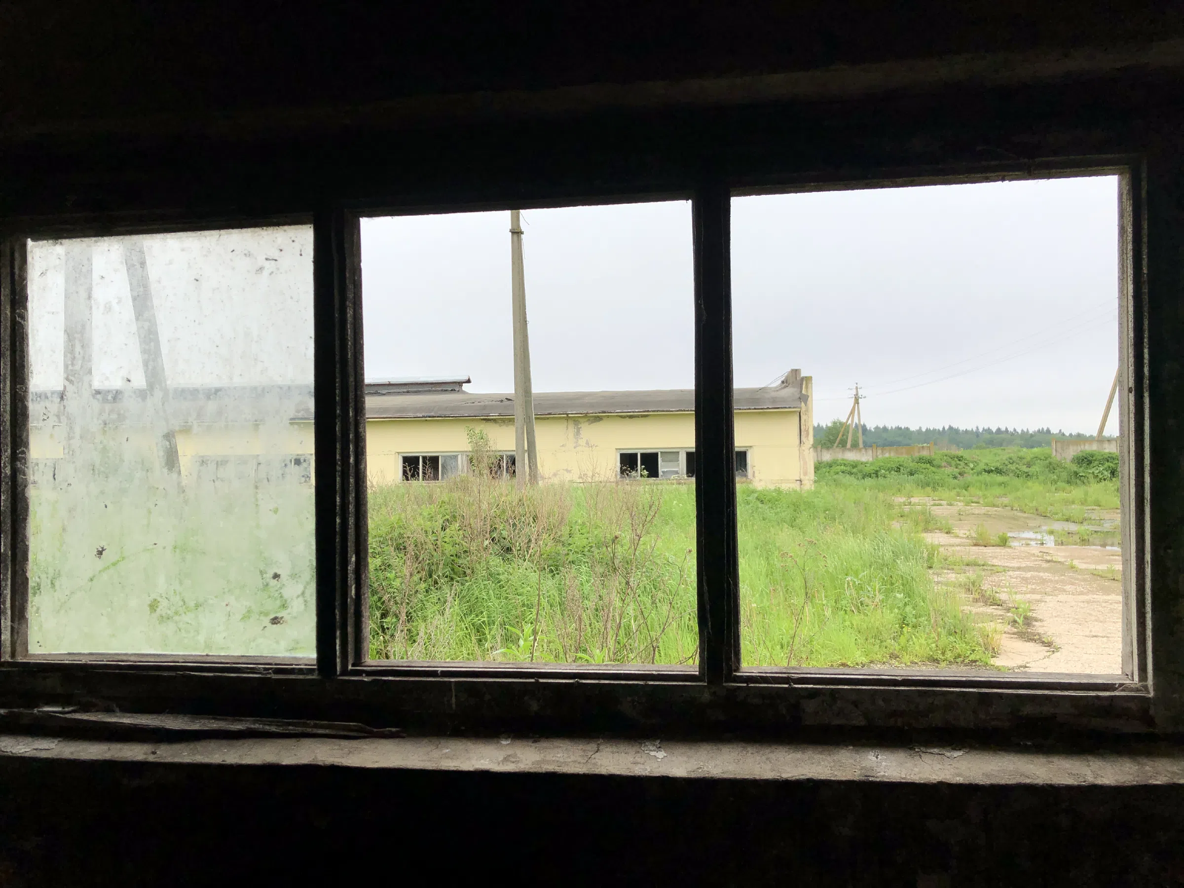 Заброшенная ферма в поле, фото 14