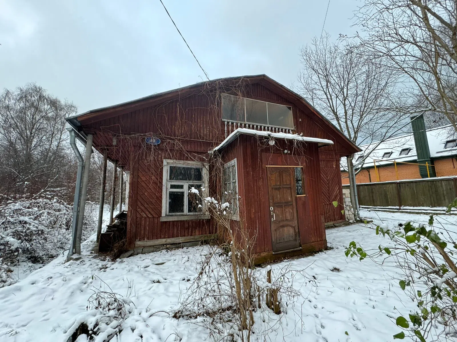 Ретро-дача в заснеженном лесу, фото 12