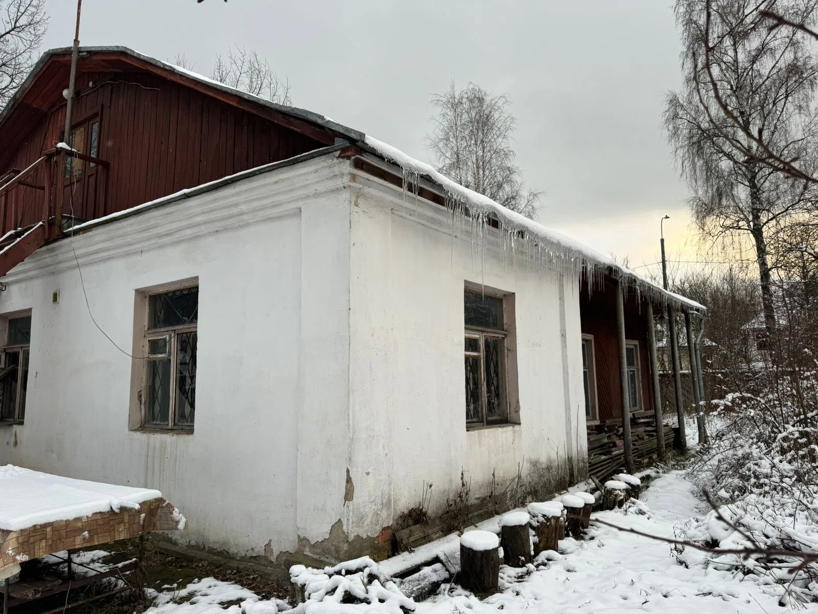 Ретро-дача в заснеженном лесу, фото 15