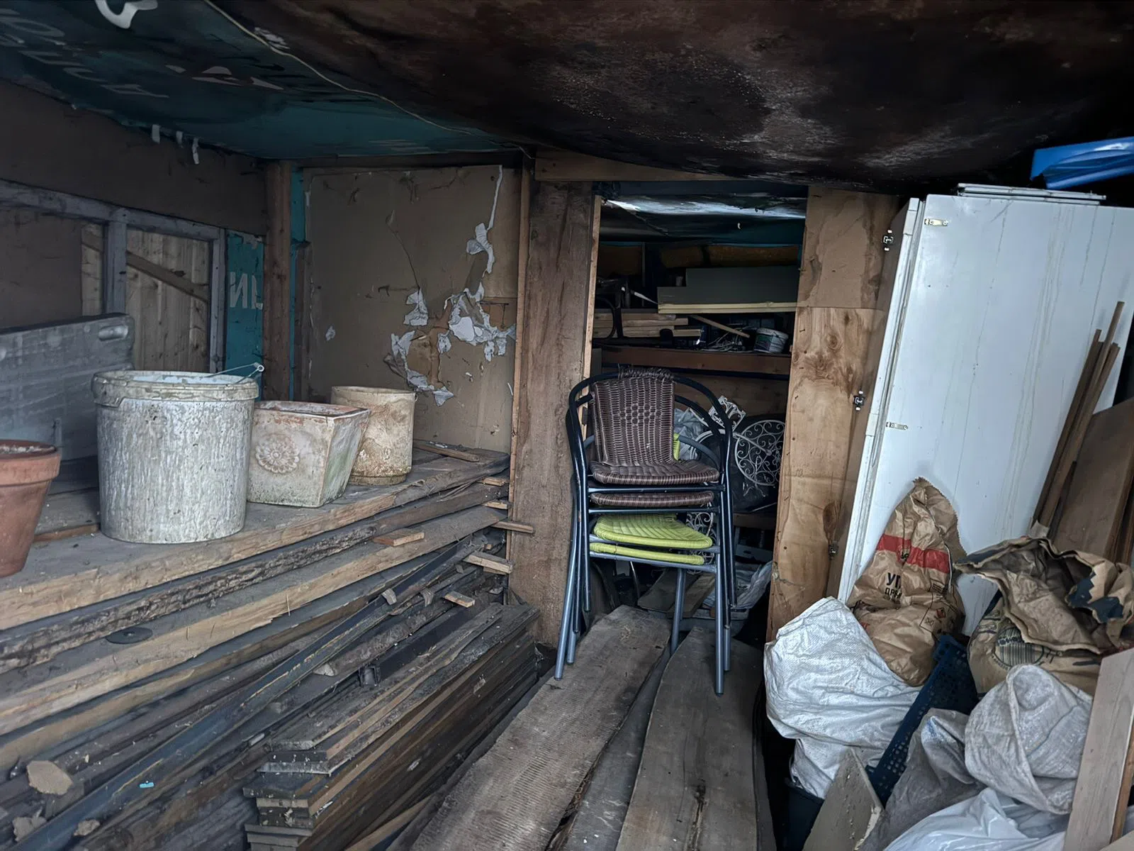 Ретро-дача в заснеженном лесу, фото 13