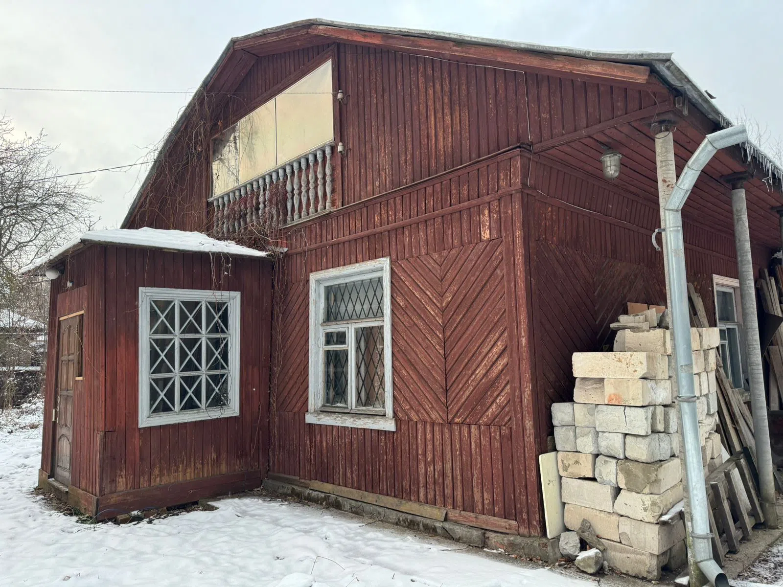 Ретро-дача в заснеженном лесу, фото 17