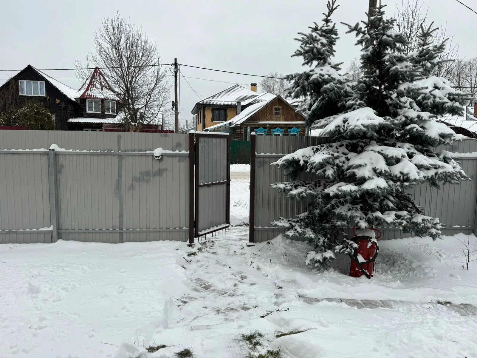 Жёлтый дом на участке, фото 14