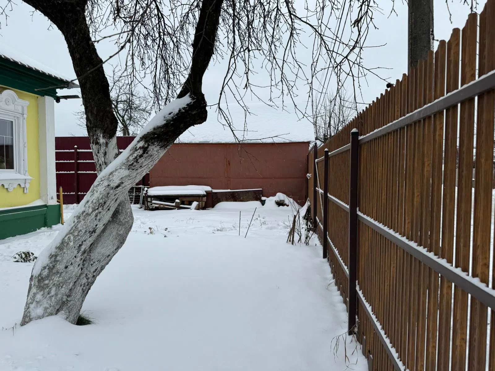 Заснеженная дача в лесу, фото 24