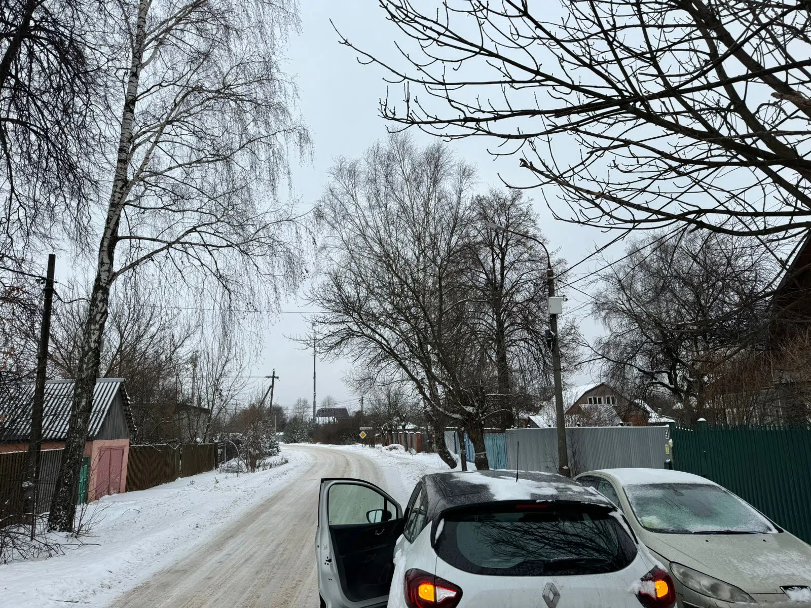 Заснеженная дача в лесу, фото 6