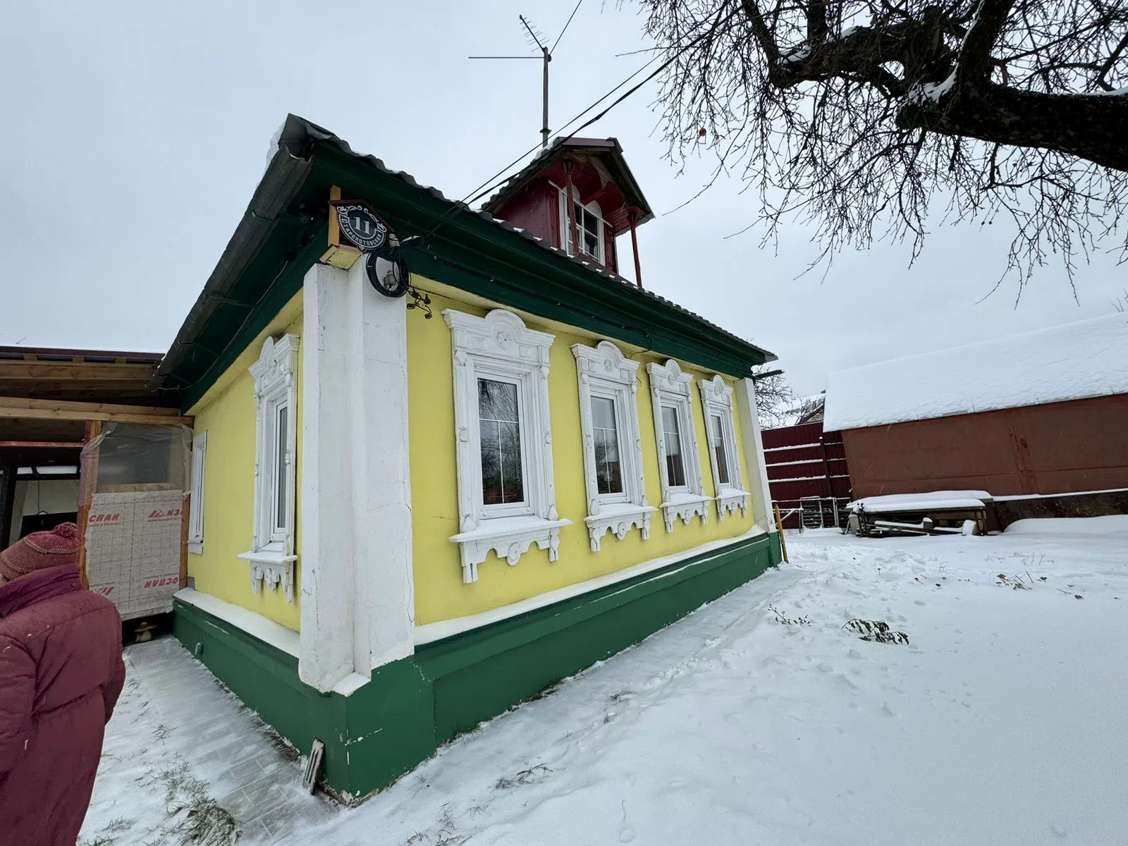 Заснеженная дача в лесу, фото 7