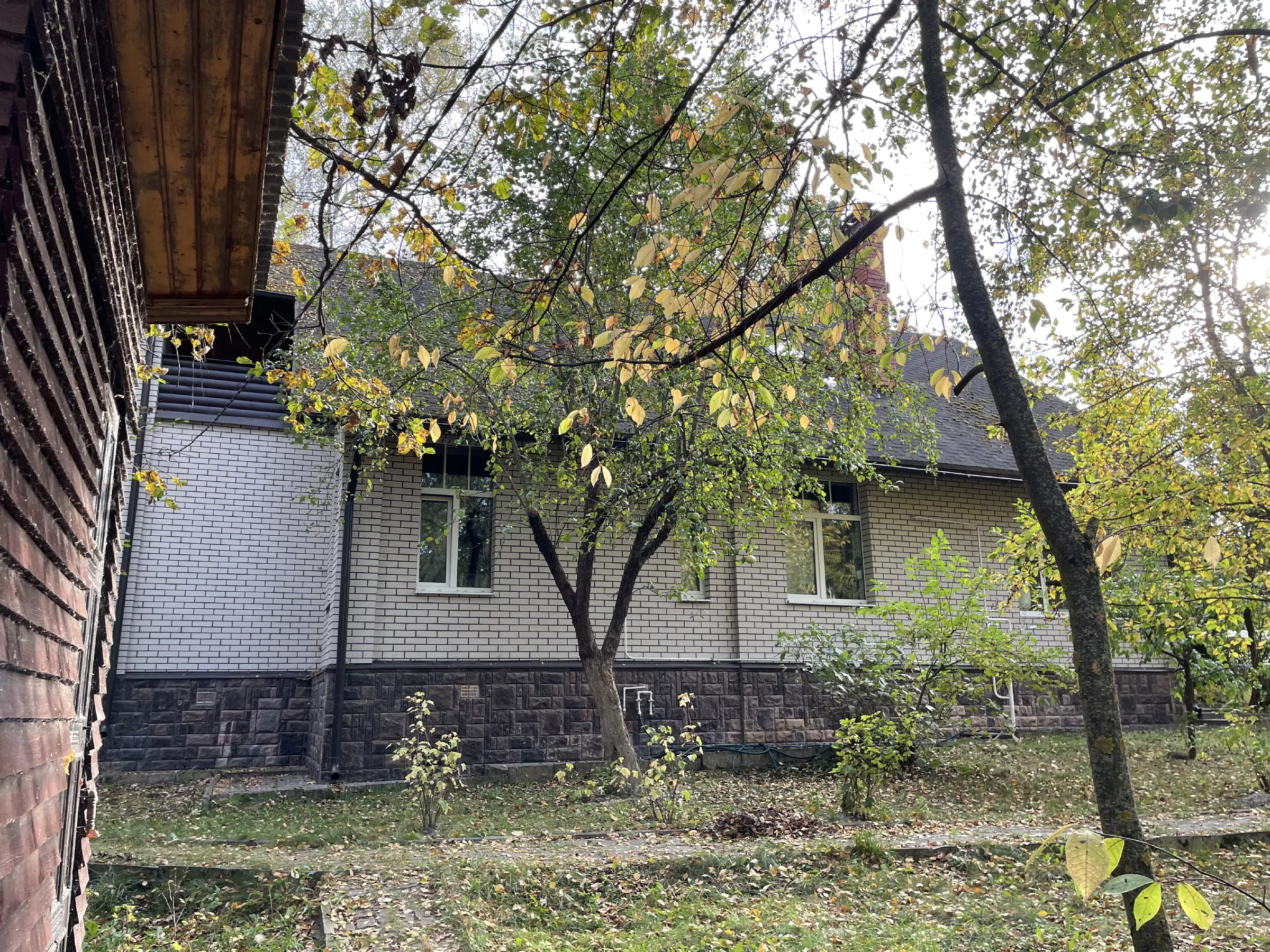 Дача в осеннем саду, фото 22