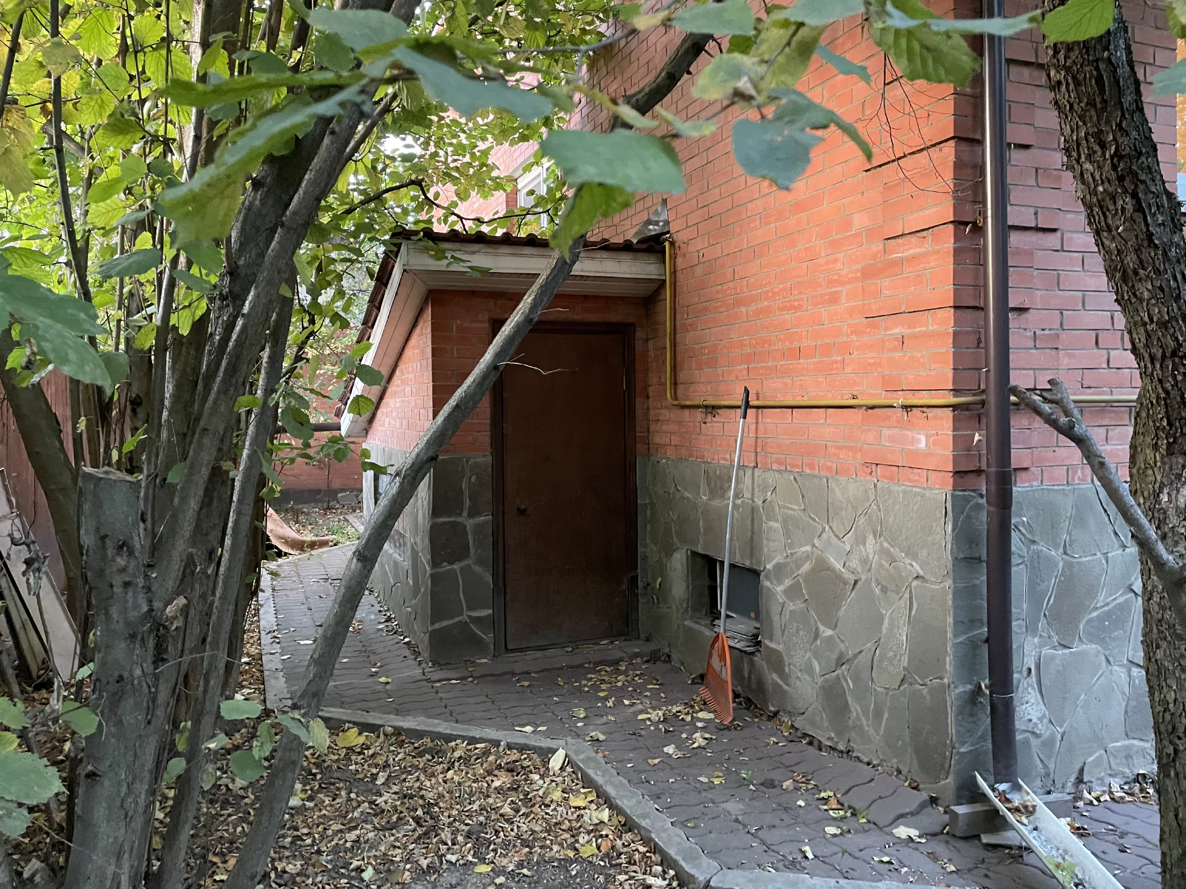 Кирпичная дача в соснах, фото 13