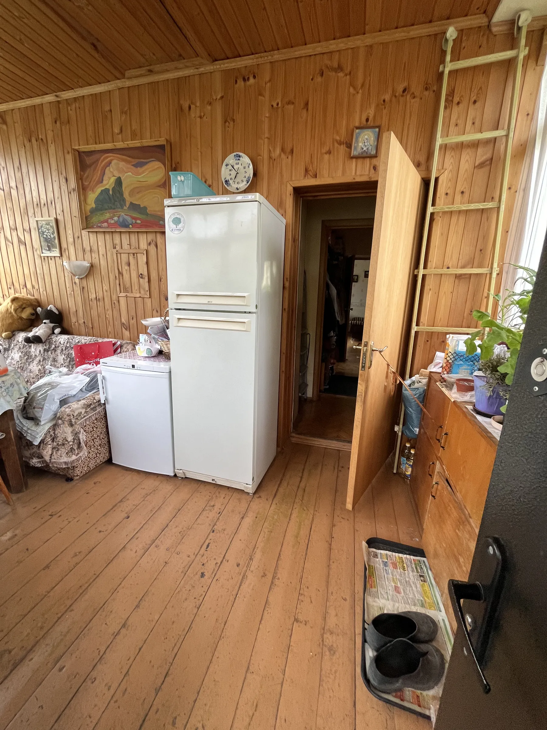 Дача с верандой и зеленью, фото 12