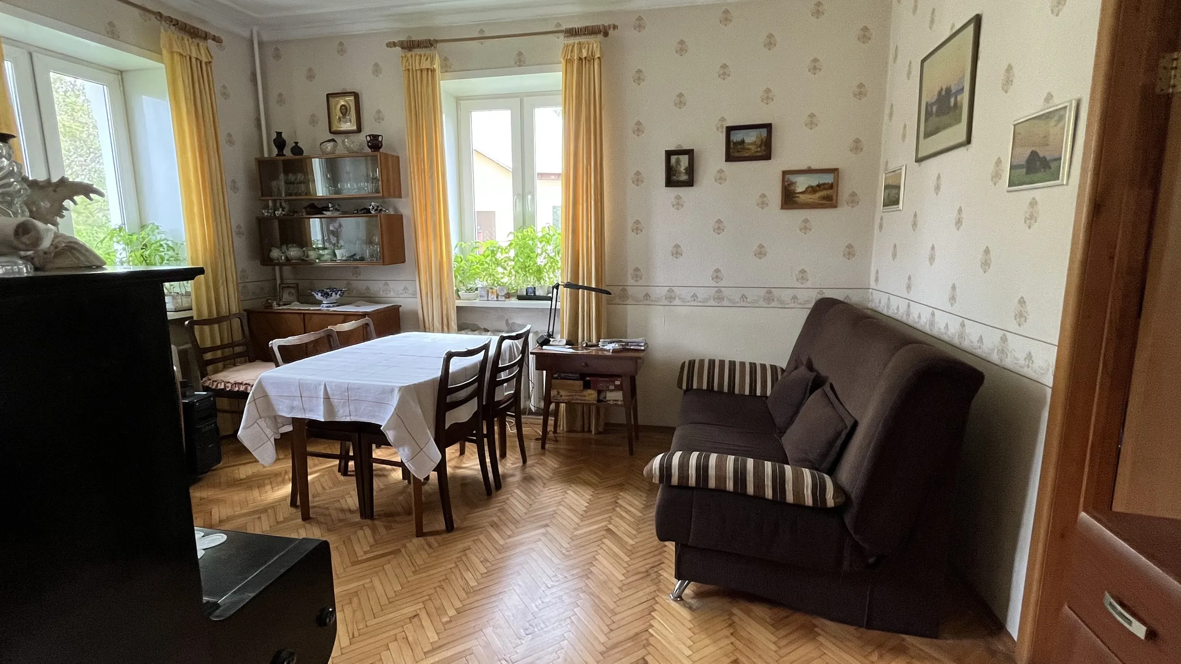 Дача с верандой и зеленью, фото 10