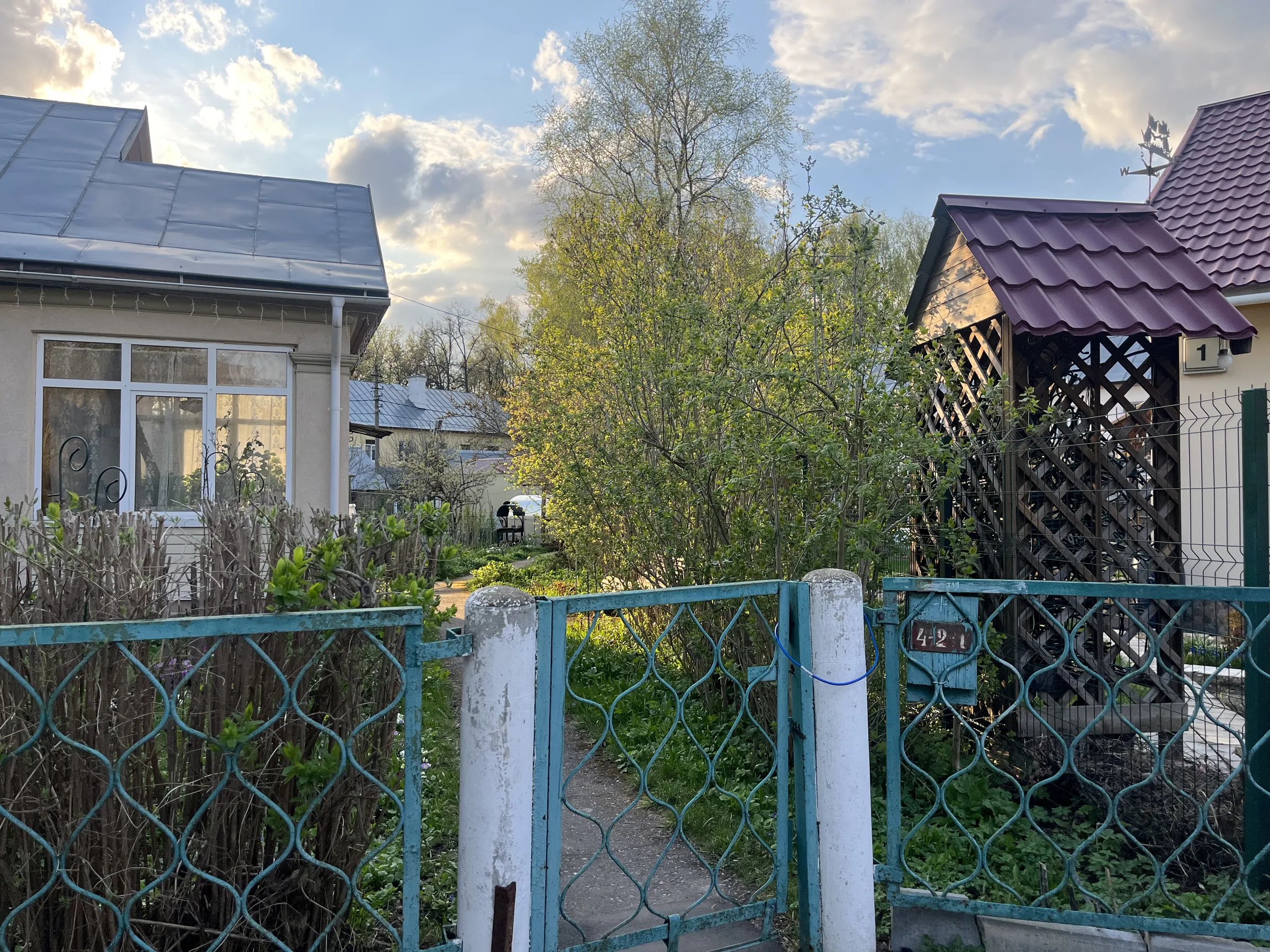 Дачный участок с домиками, фото 1