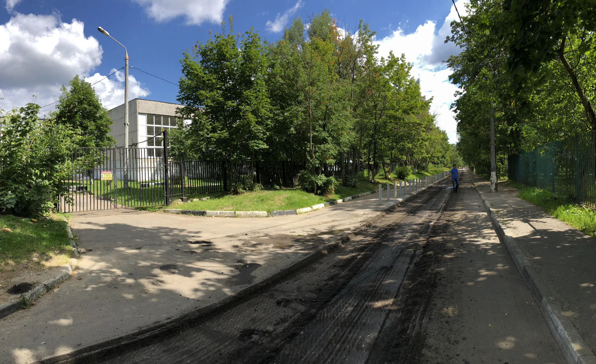 Старая школа с футбольным полем, фото 10