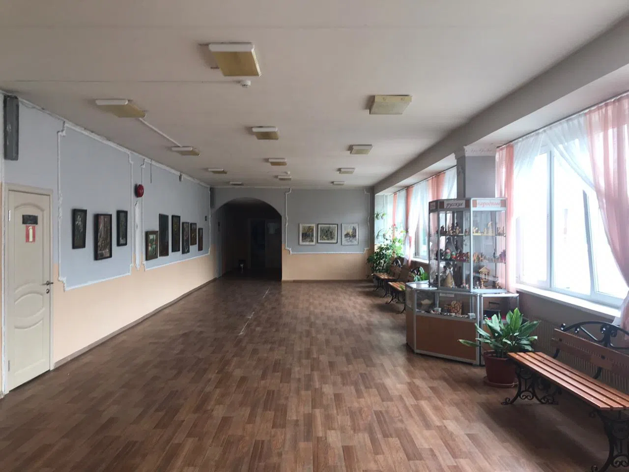 Школа с плиточным бассейном, фото 15