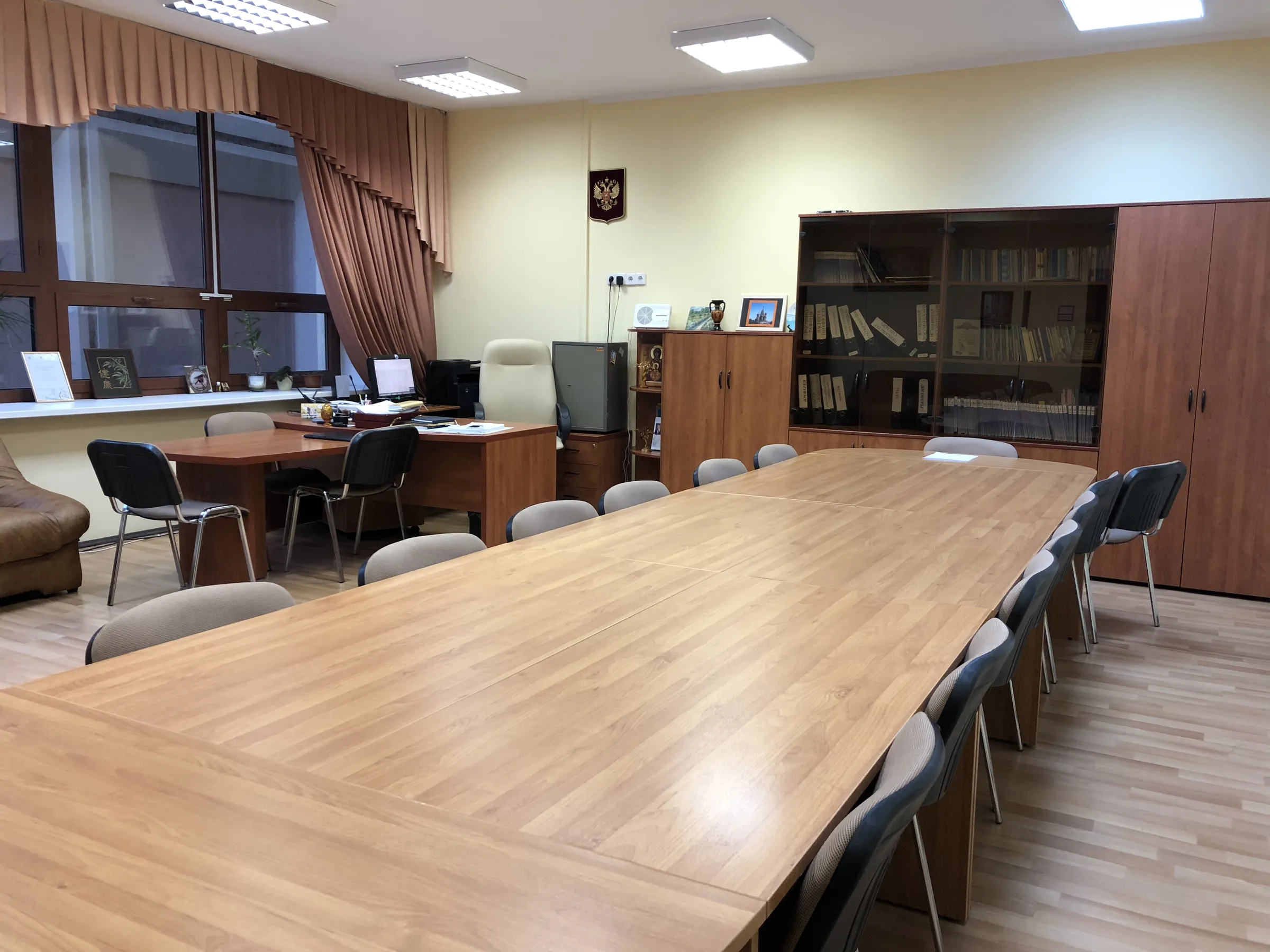 Большая школа с партами, фото 15