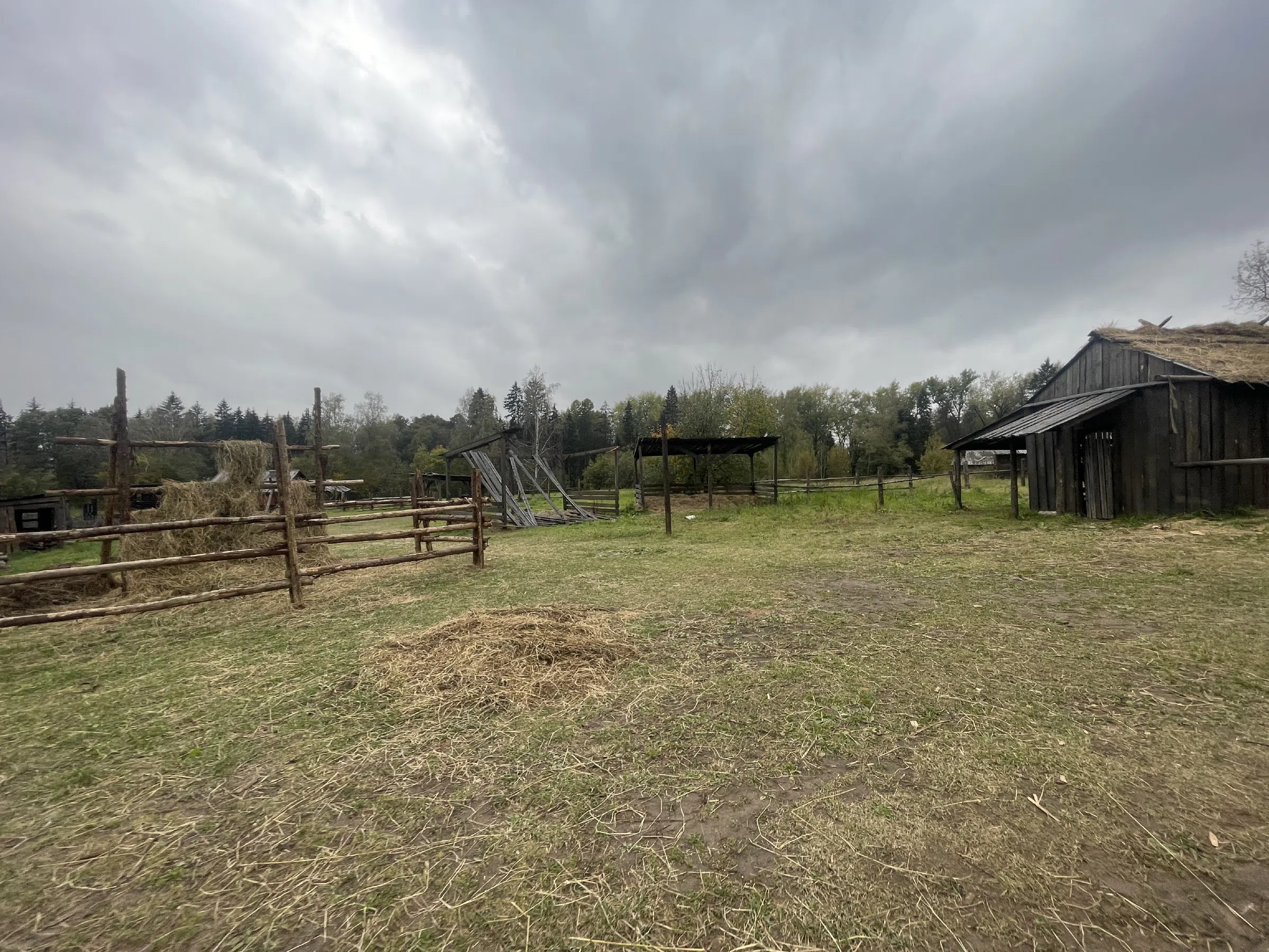 Городок-декорация у церкви, фото 23