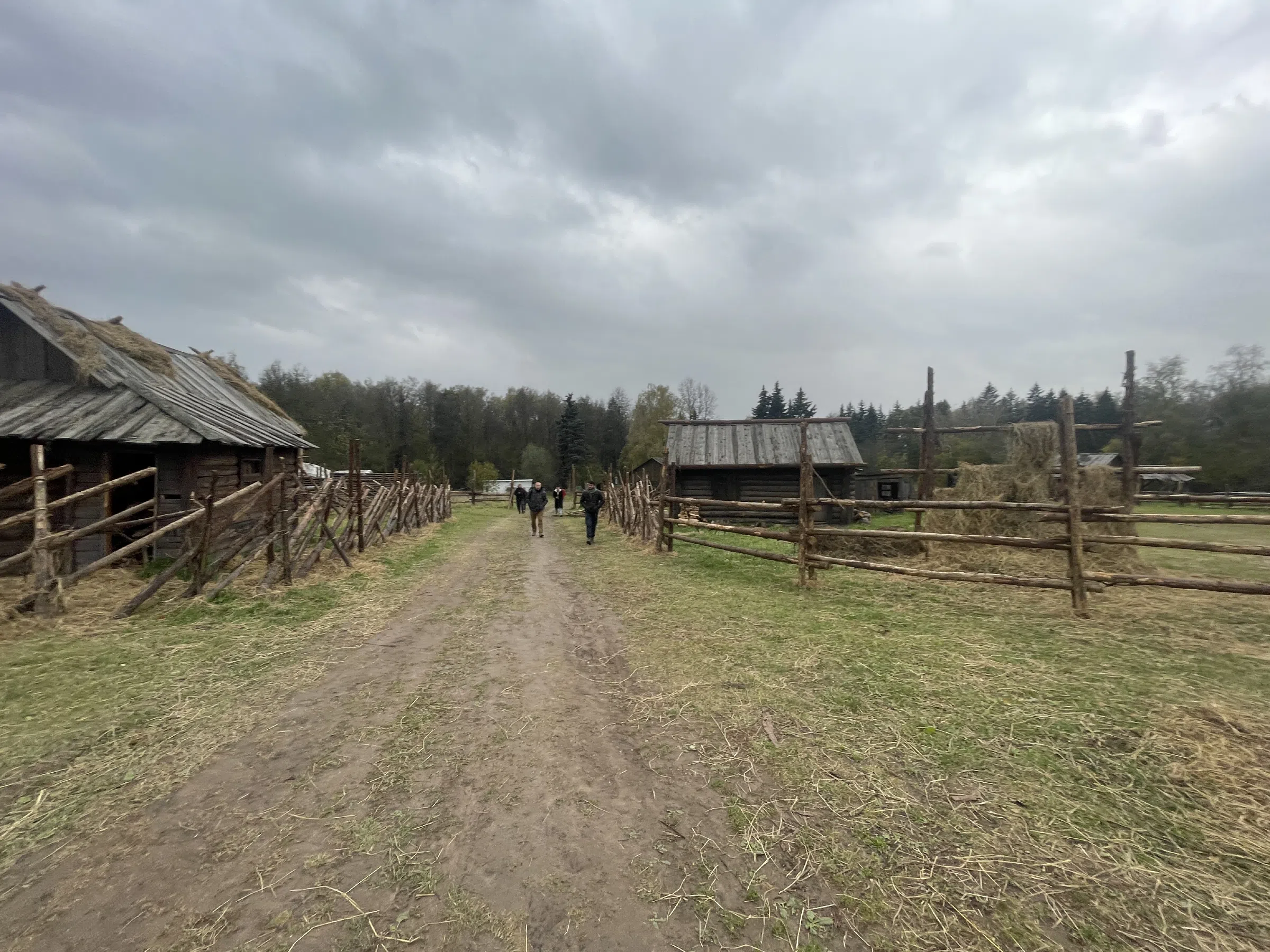 Городок-декорация у церкви, фото 24