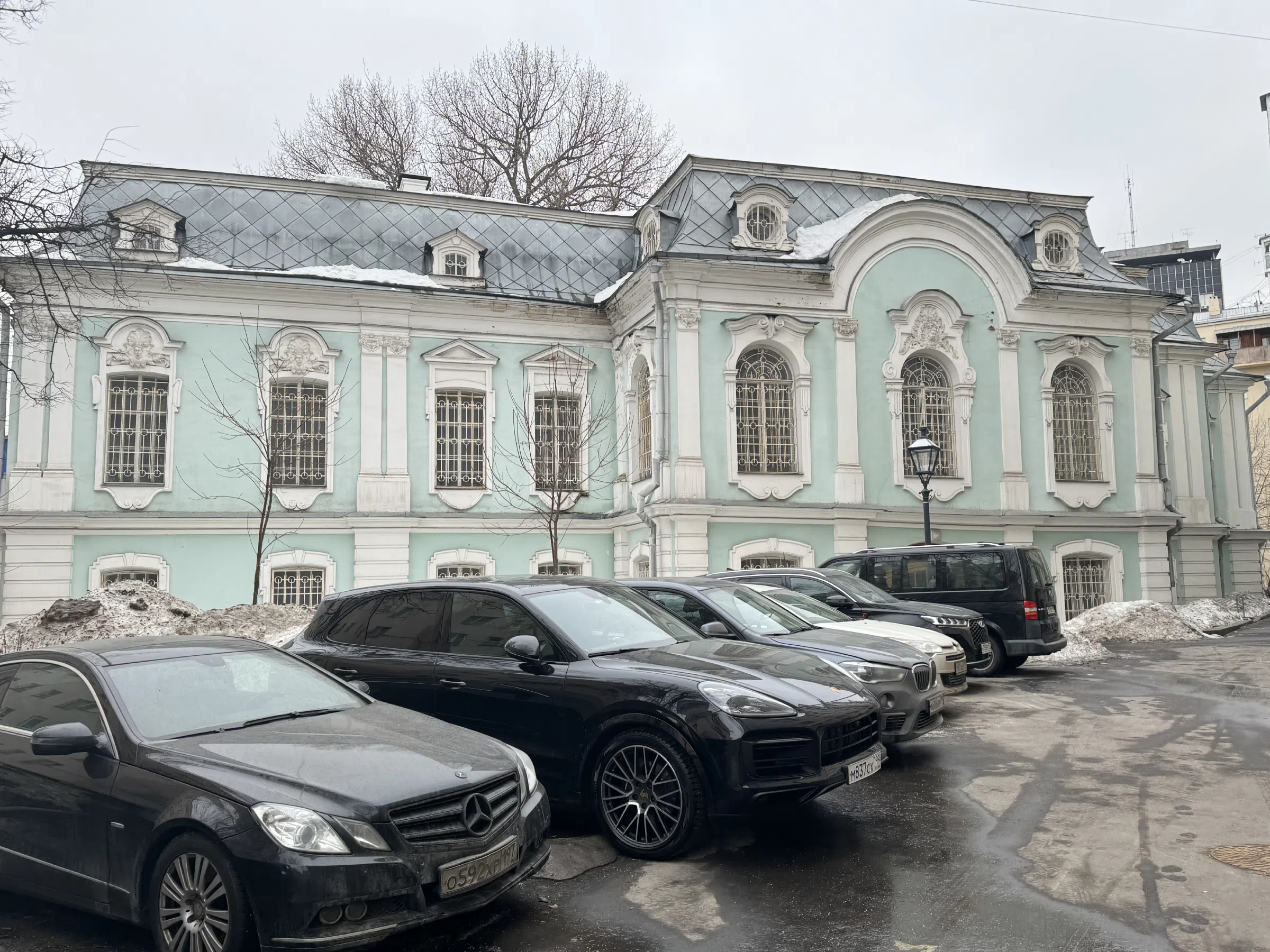Классический особняк с арками, фото 1