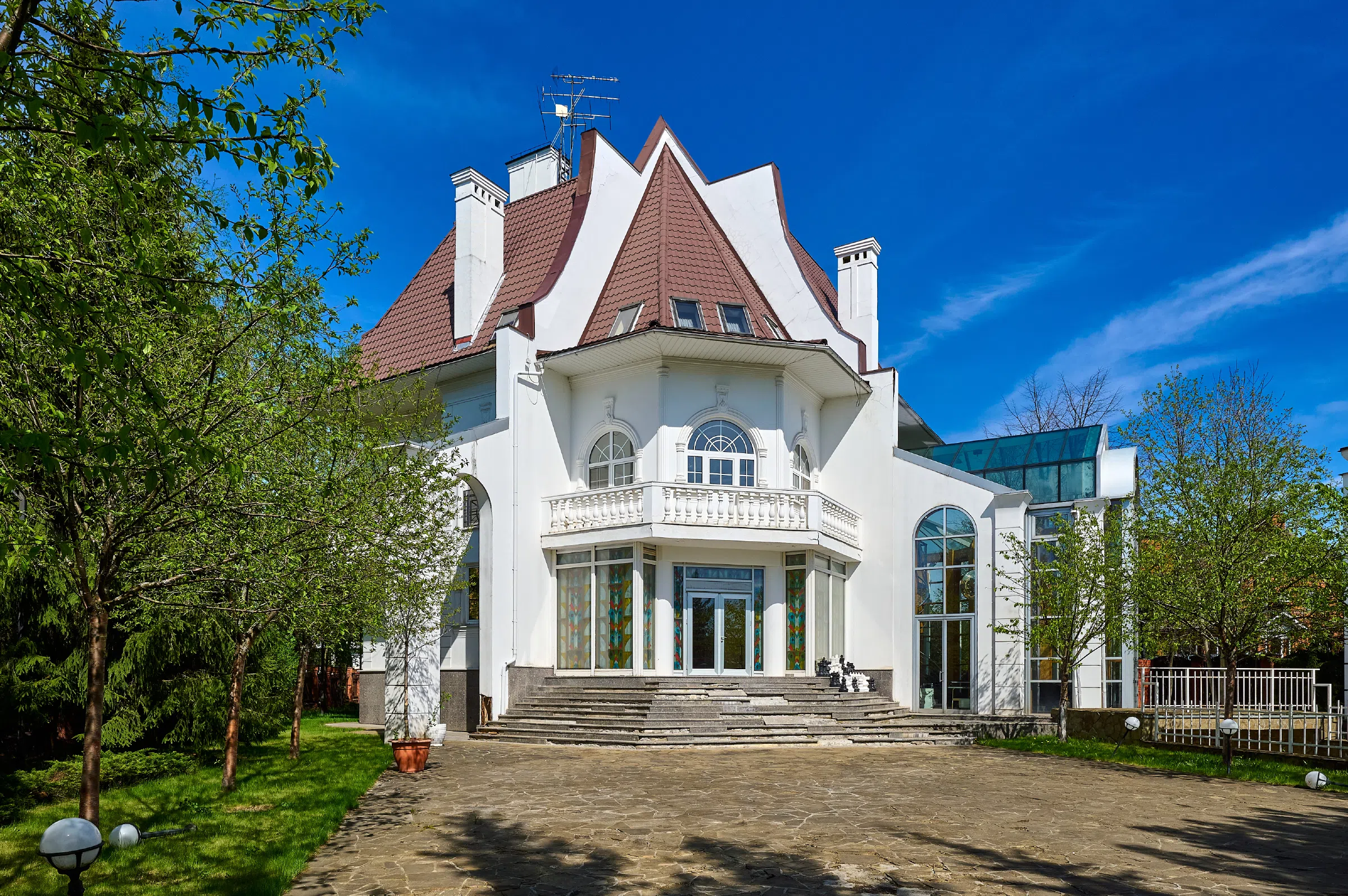 Дом с Клинчатой Крышей, фото 2