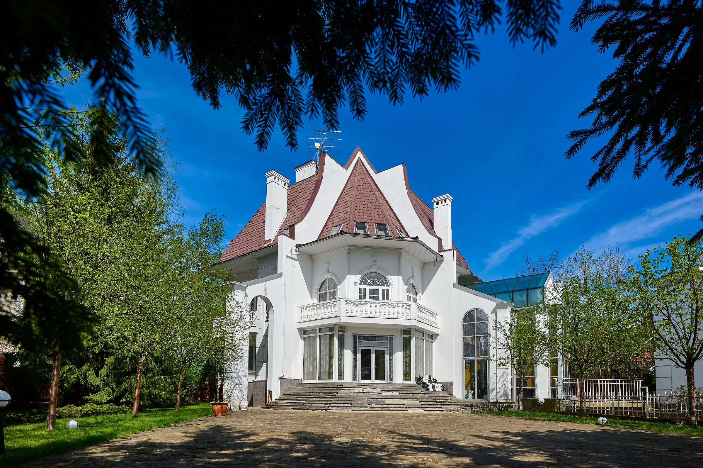 Дом с Клинчатой Крышей, фото 3