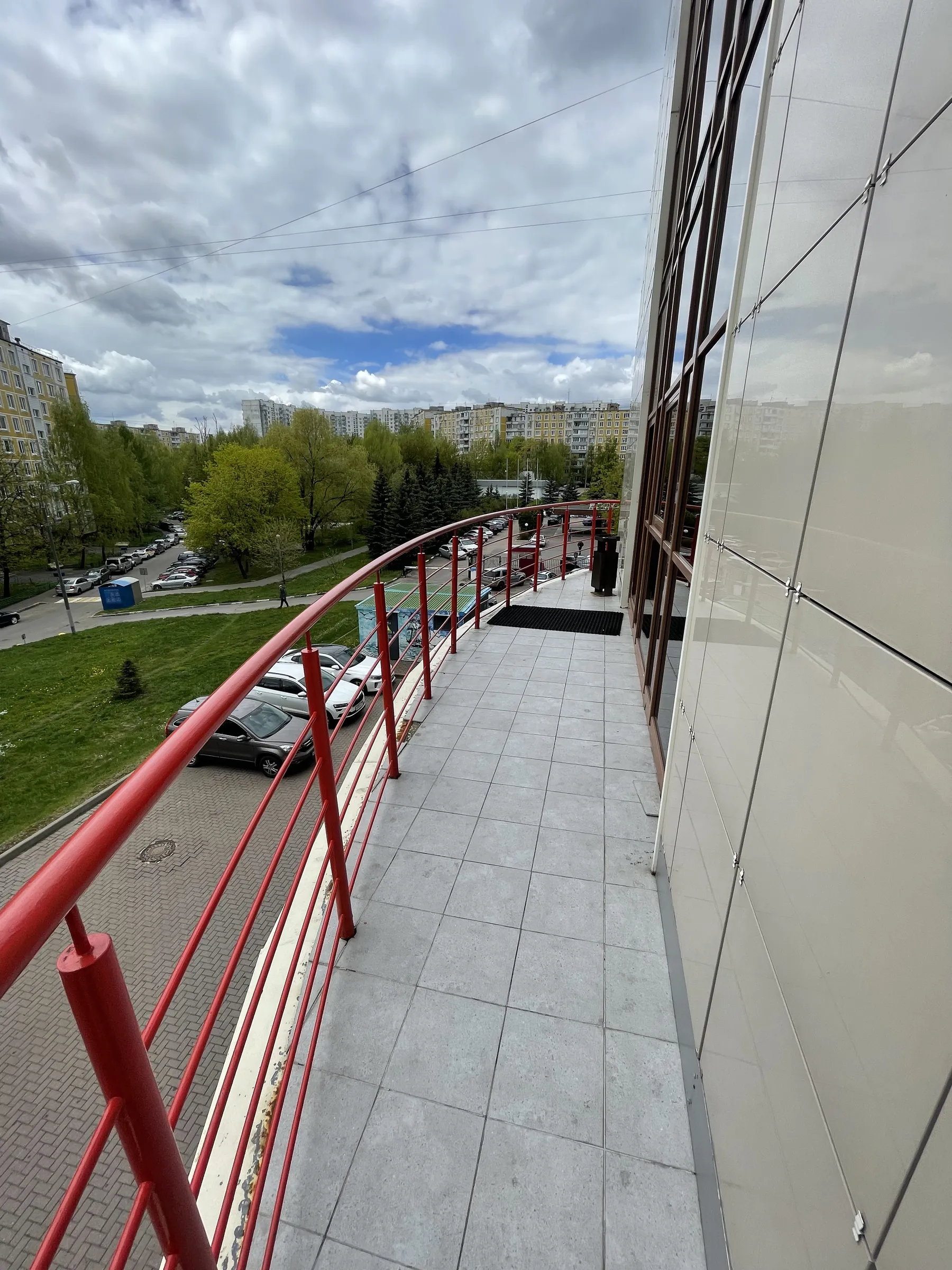 Офис с оранжевой кухней, фото 9