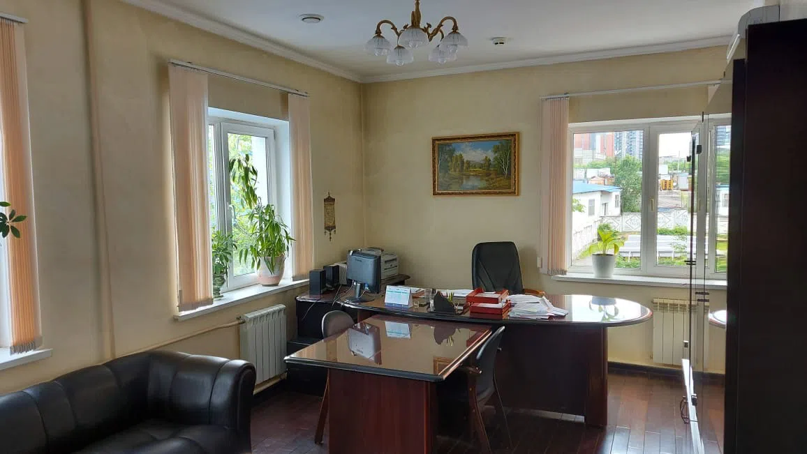 Классический офис с кабинетами, фото 21