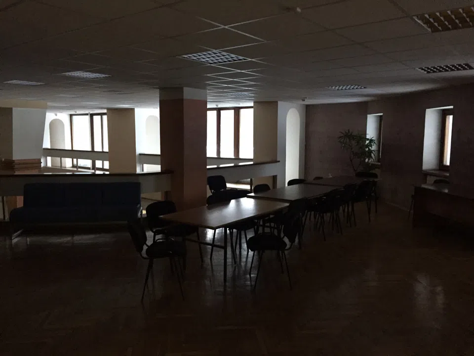 Большой двухэтажный холл, фото 9