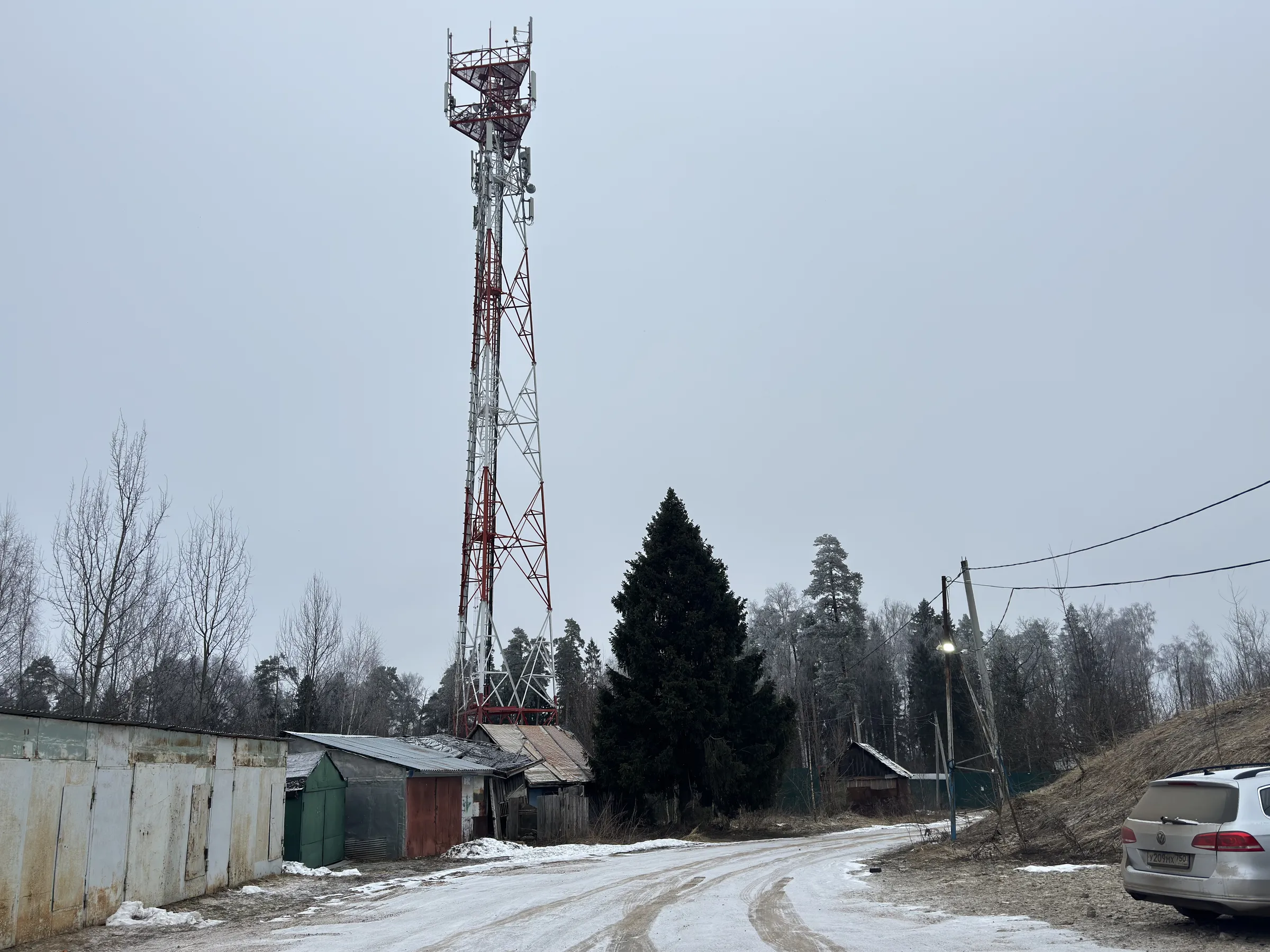 Заброшенная заводская улица, фото 1