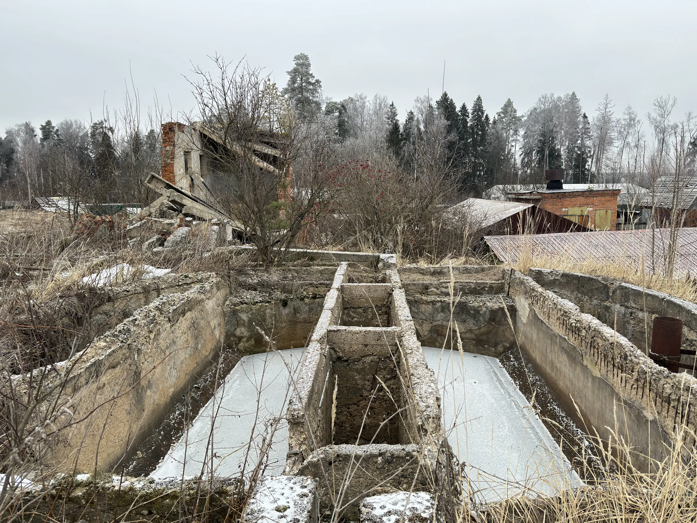 Заброшенная заводская улица, фото 13