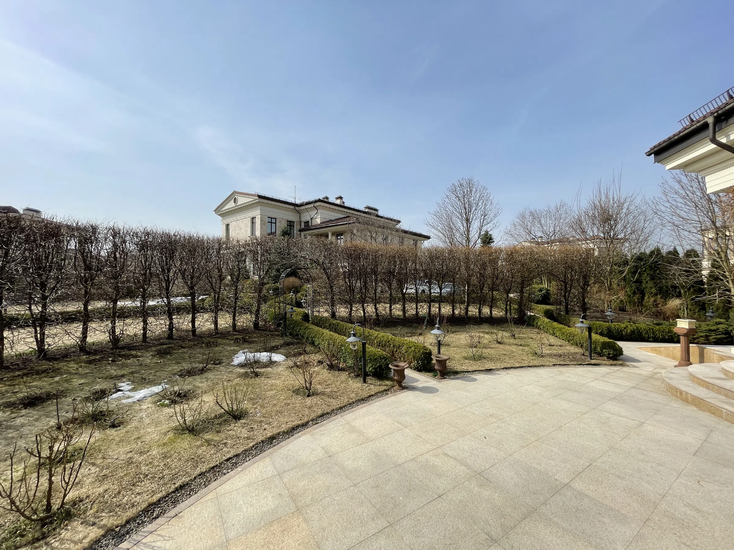Классический дом с тремя гаражами, фото 11