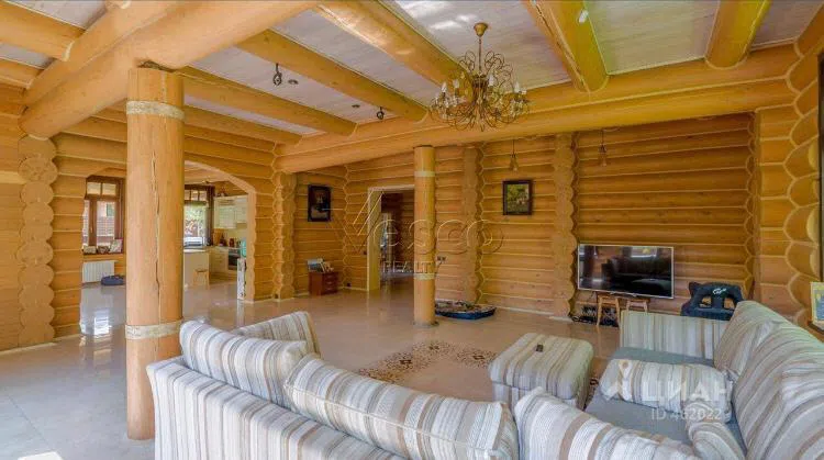 Деревянный дом с бревенчатыми стенами, фото 6
