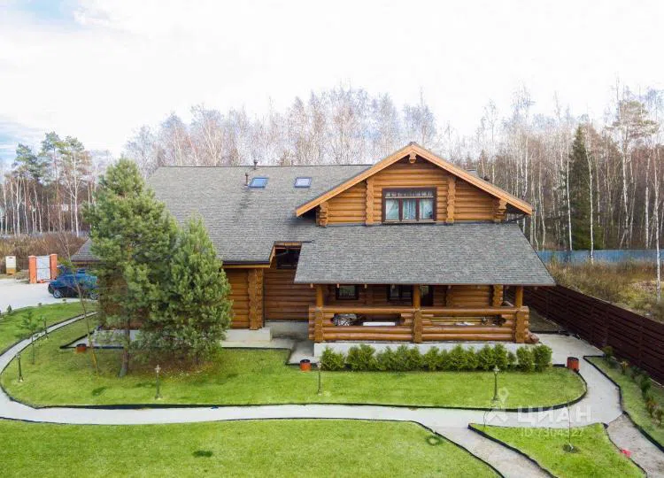 Деревянный дом с бревенчатыми стенами, фото 8