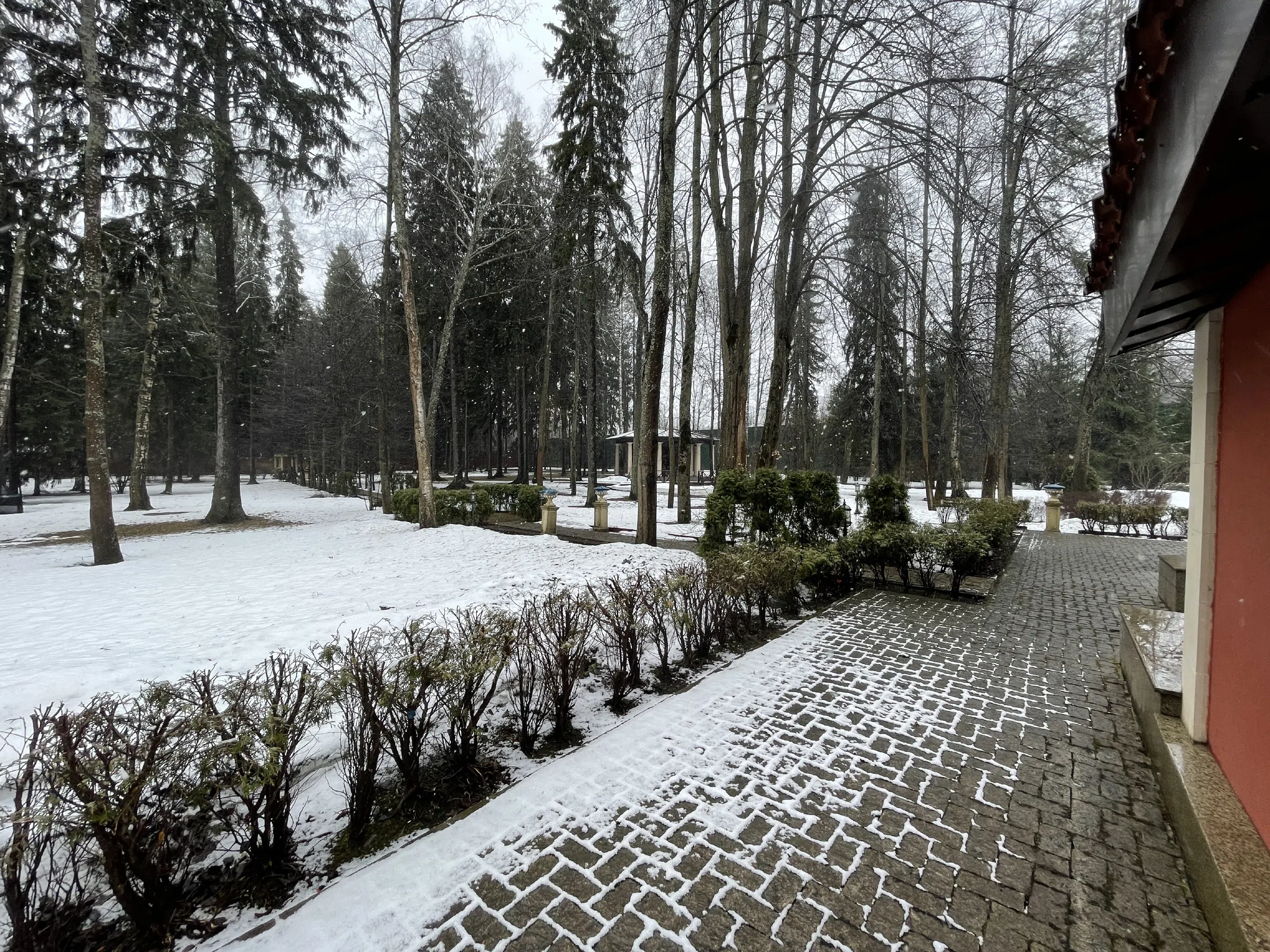 Красный особняк с арками, фото 14