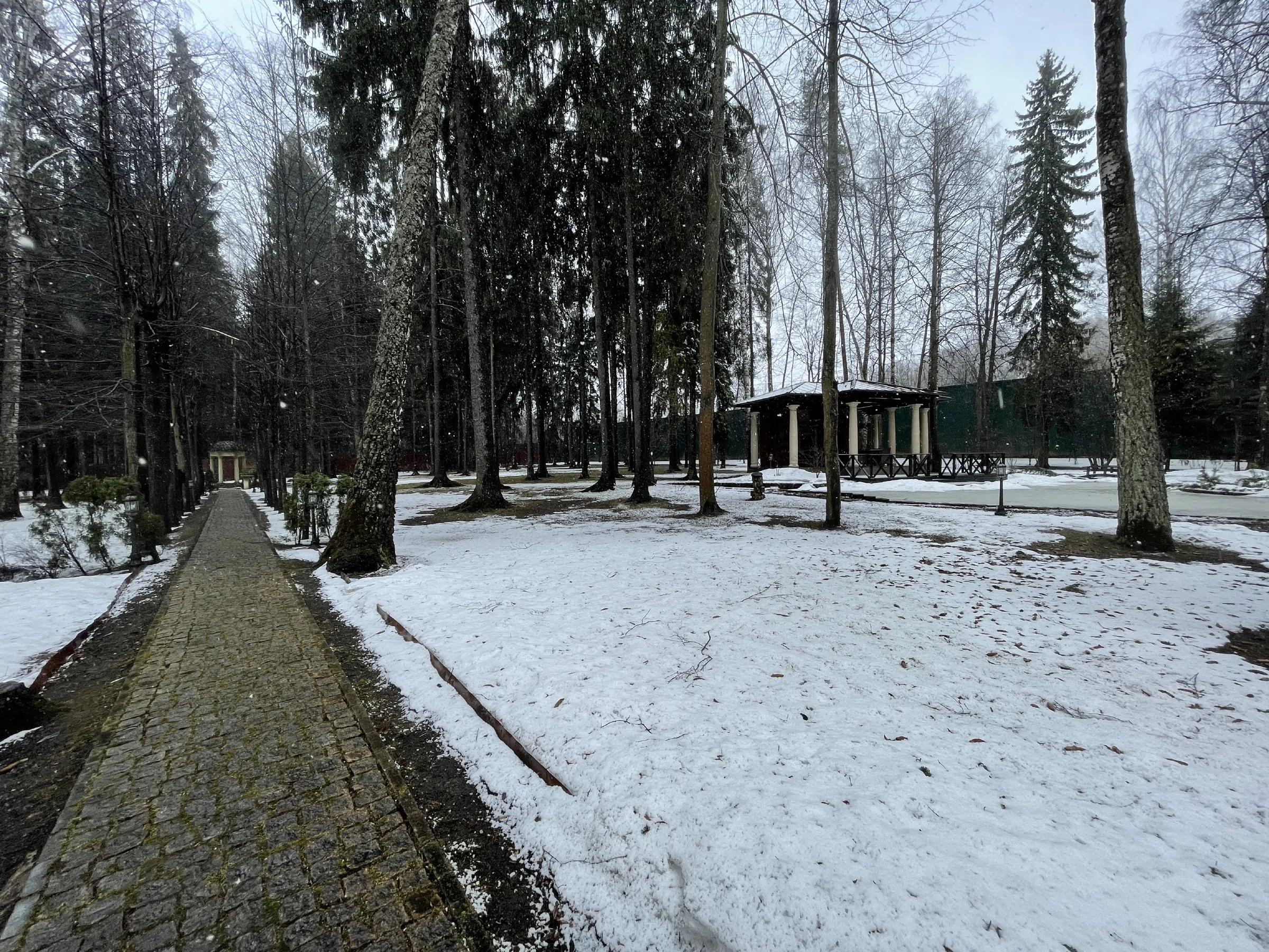 Красный особняк с арками, фото 18