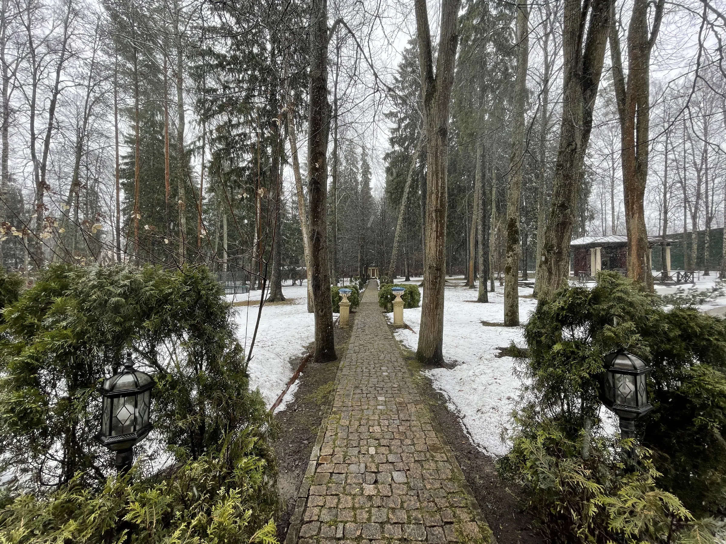 Красный особняк с арками, фото 16