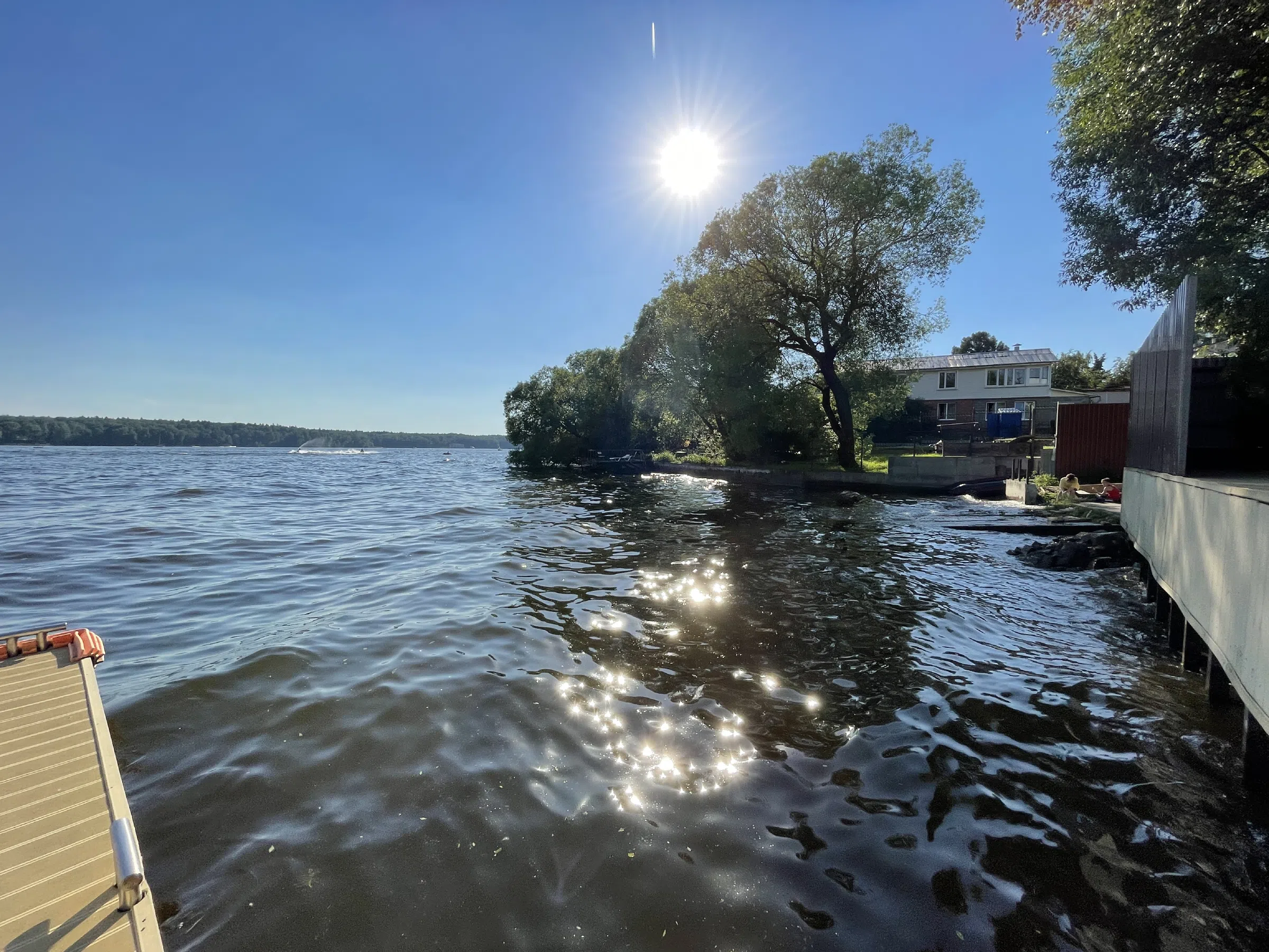 Дом с причалом у воды, фото 6