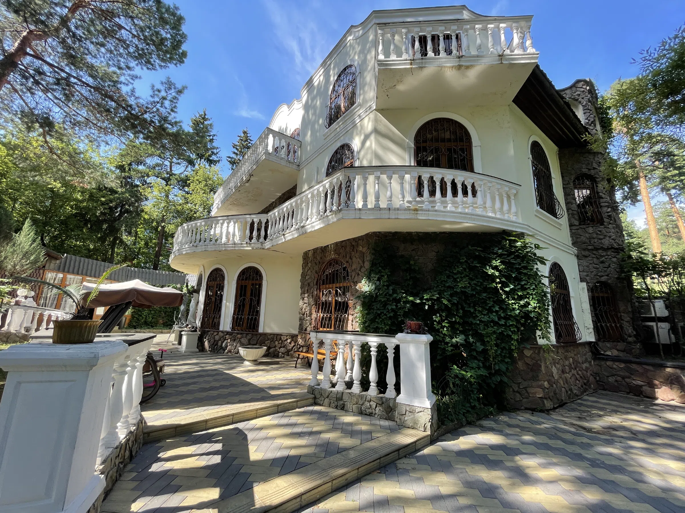 Классическая вилла в саду, фото 7