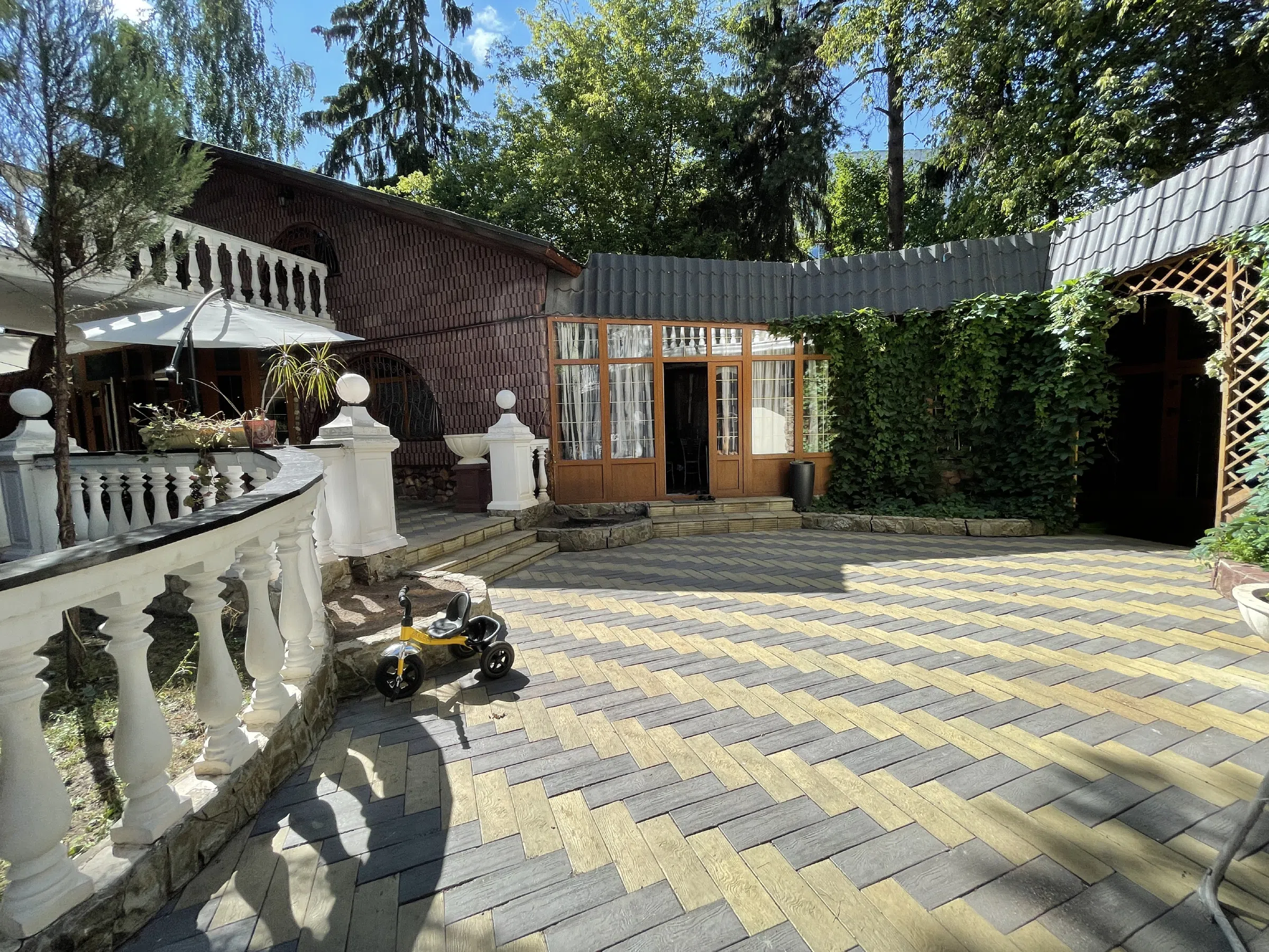 Классическая вилла в саду, фото 9