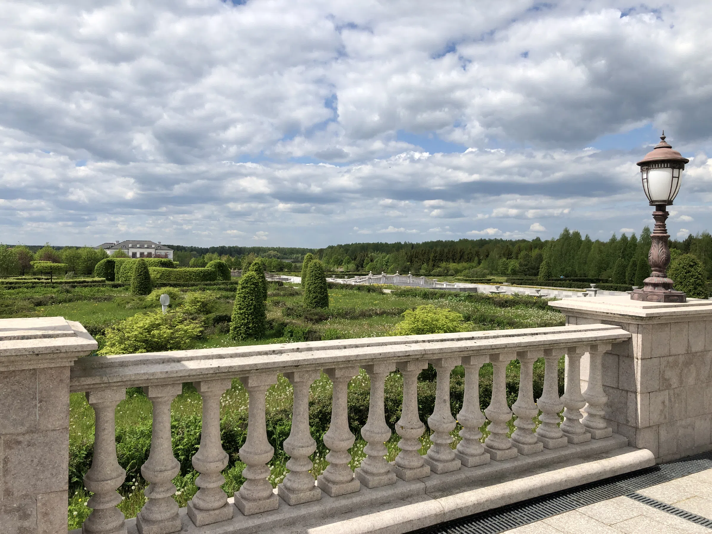 Белая усадьба с куполом, фото 17