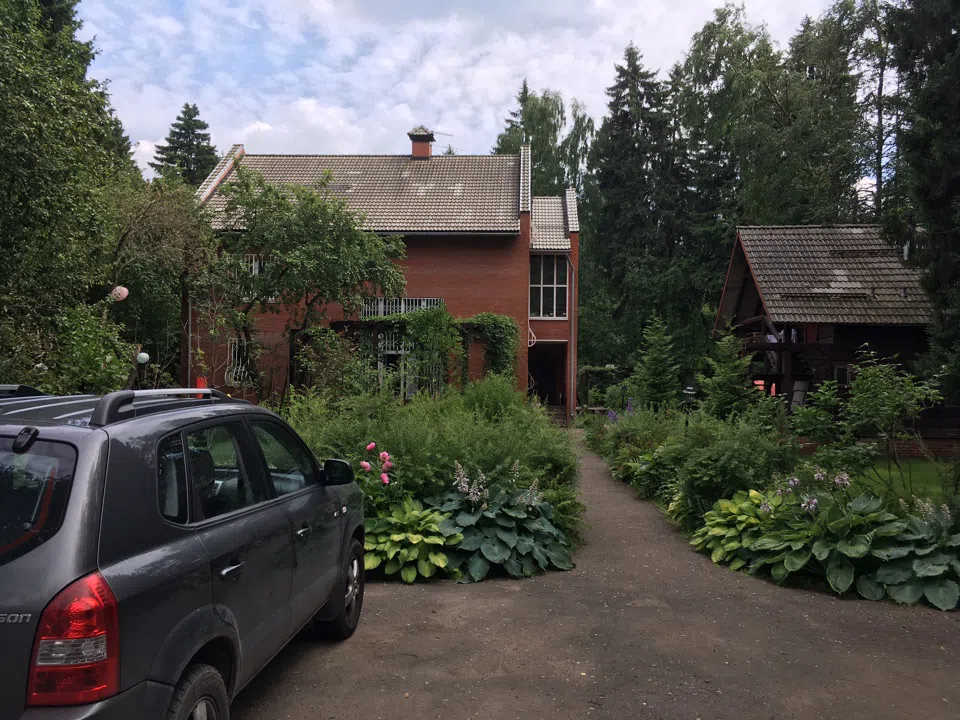 Дача в лесу с бассейном, фото 1